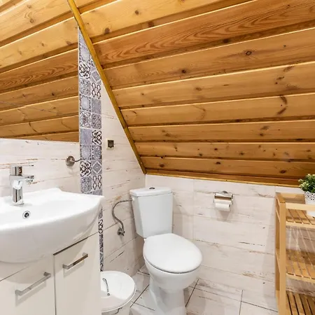 Udanypobyt Dom Zakątek